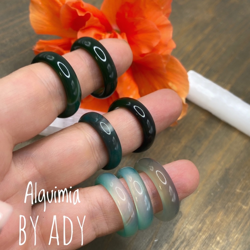 Crazy lace green Agate carved band gemstone ring - Picture 2 of 3
